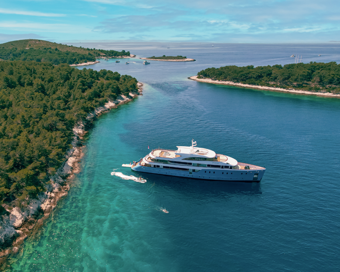 OHANA Custom 49m - anchored