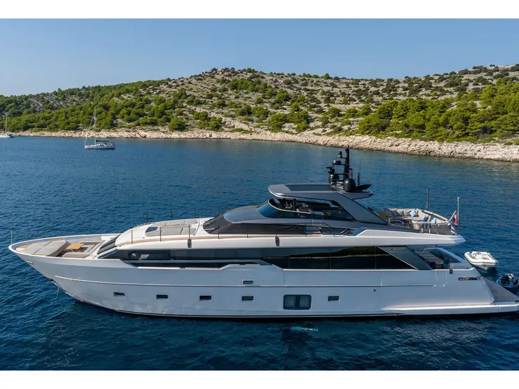 JICJ Sanlorenzo SL96A - anchored JICJ Sanlorenzo SL96A - anchored