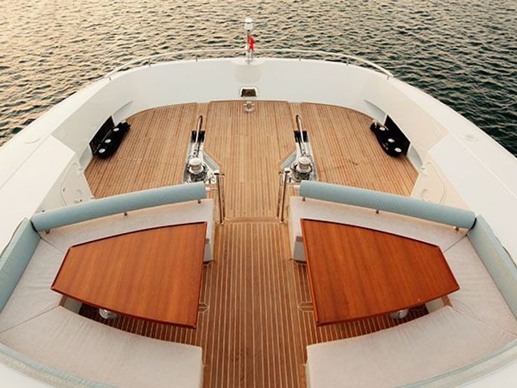 QUARANTA - Fore Deck QUARANTA - Fore Deck