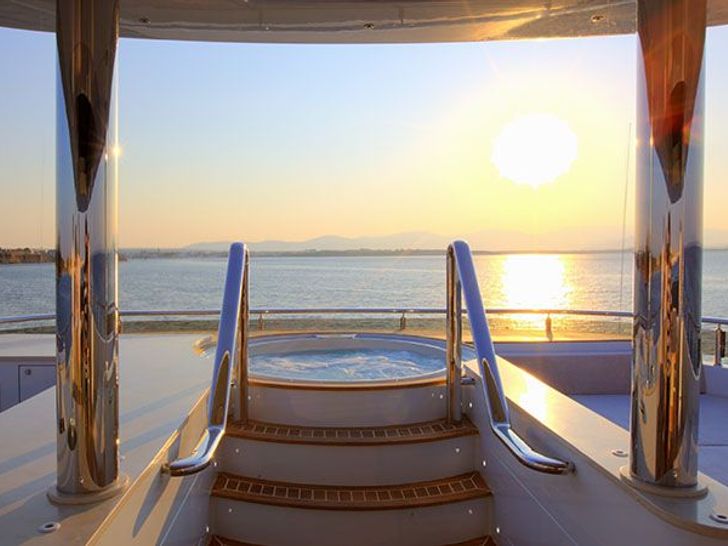 QUARANTA - Sun Deck QUARANTA - Sun Deck