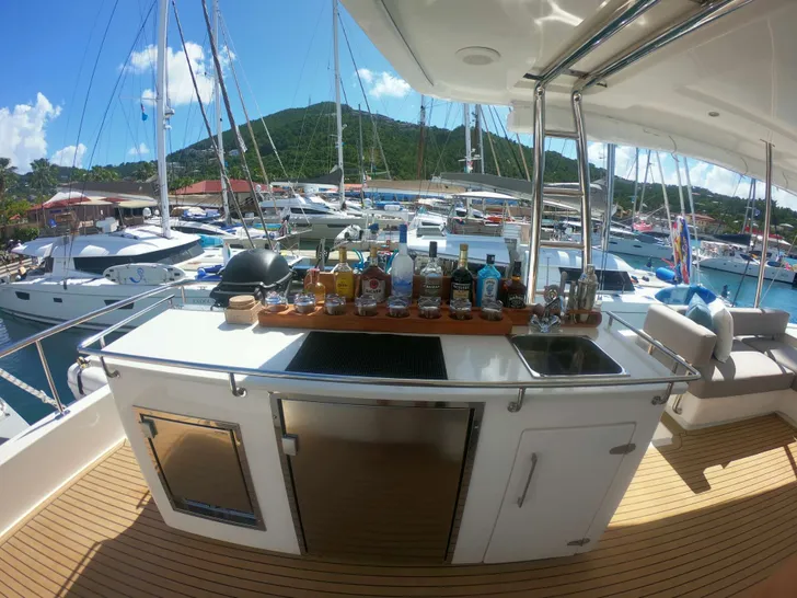 Fully equipped bar Fully equipped bar