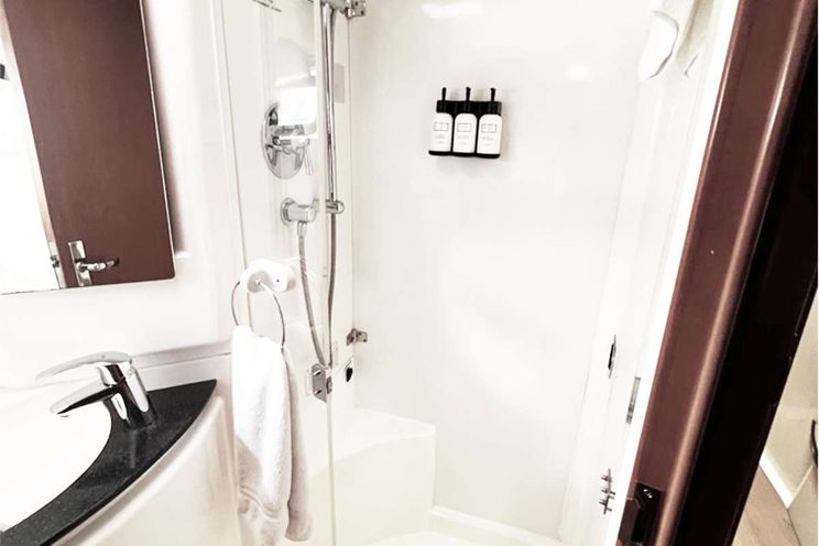 Charter Yacht STARFISH - Leopard 46 - 3 Cabins - British Virgin Islands - US Virgin Islands - Caribbean