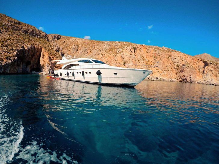 MARY Ferretti 68 - anchored MARY Ferretti 68 - anchored
