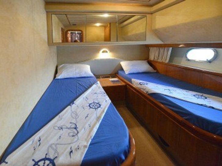 MARY Ferretti 68 - twin cabin 2 MARY Ferretti 68 - twin cabin 2