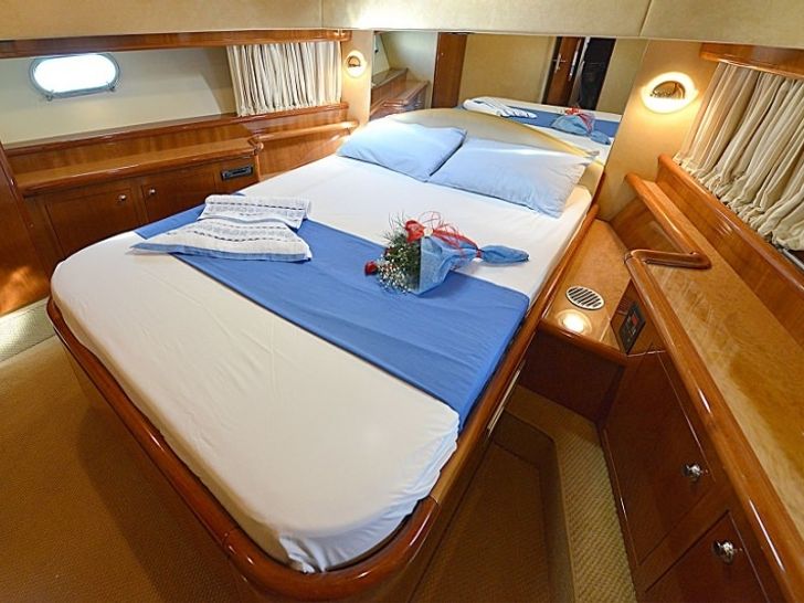 MARY Ferretti 68 - VIP cabin MARY Ferretti 68 - VIP cabin
