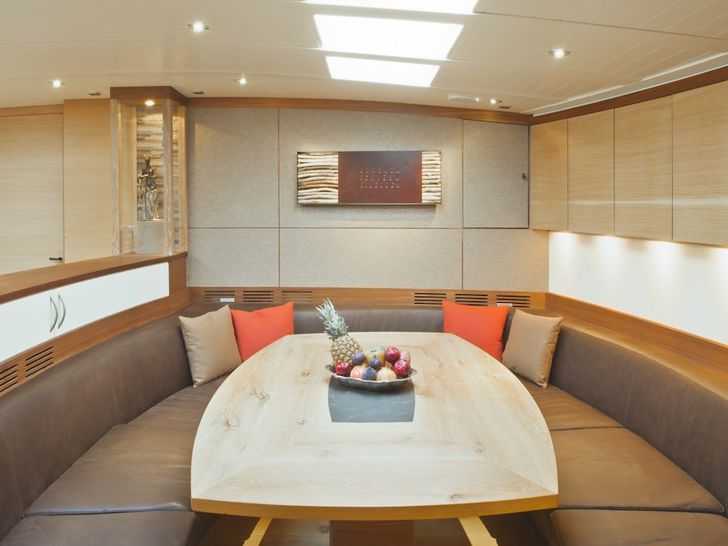 HELENE Yachtbau Brune Opus 68 - saloon dining area HELENE Yachtbau Brune Opus 68 - saloon dining area