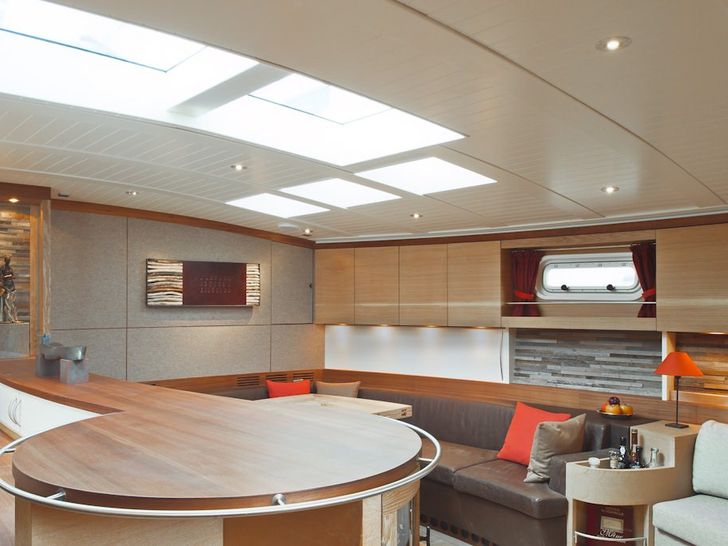 HELENE Yachtbau Brune Opus 68 - interior HELENE Yachtbau Brune Opus 68 - interior