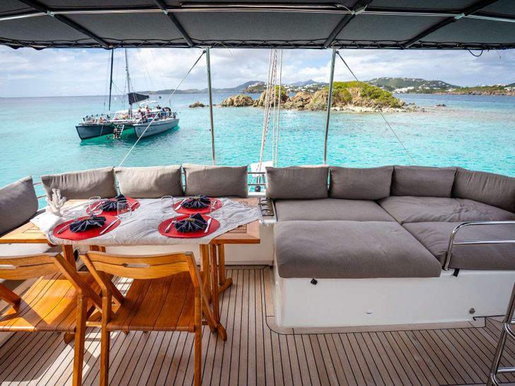 BLUEWINDS Lagoon 560 - flybridge BLUEWINDS Lagoon 560 - flybridge