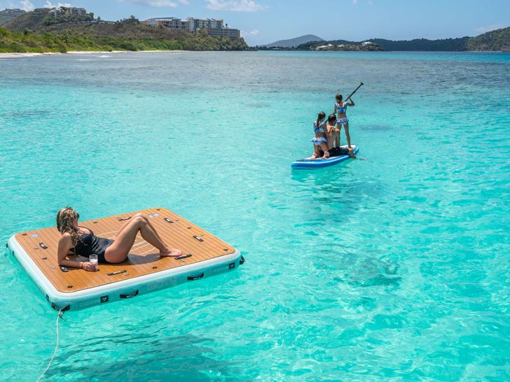 BLUEWINDS Lagoon 560 - water toys BLUEWINDS Lagoon 560 - water toys