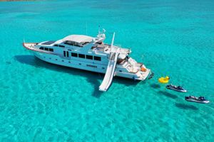 ALEXANDRA JANE - Broward Marine 110 - 5 Cabins - 2019 - Nassau - Staniel Cay - Exumas ALEXANDRA JANE - Broward Marine 110 - 5 Cabins - 2019 - Nassau - Staniel Cay - Exumas