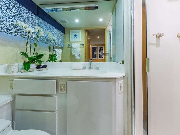 ALEXANDRA JANE - Guest ensuite head ALEXANDRA JANE - Guest ensuite head