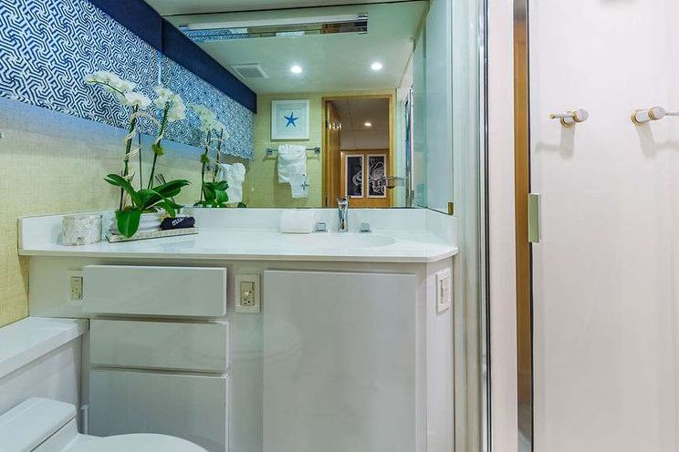 Charter Yacht ALEXANDRA JANE - Broward Marine 110 - 5 Cabins - 2019 - Nassau - Staniel Cay - Exumas