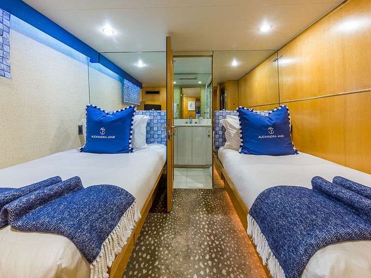 ALEXANDRA JANE - Twin Guest Stateroom ALEXANDRA JANE - Twin Guest Stateroom