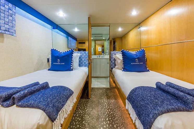 Charter Yacht ALEXANDRA JANE - Broward Marine 110 - 5 Cabins - 2019 - Nassau - Staniel Cay - Exumas