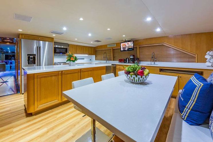 Charter Yacht ALEXANDRA JANE - Broward Marine 110 - 5 Cabins - 2019 - Nassau - Staniel Cay - Exumas