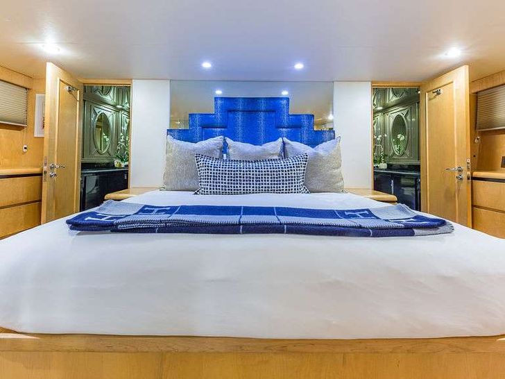 ALEXANDRA JANE - Master Stateroom ALEXANDRA JANE - Master Stateroom