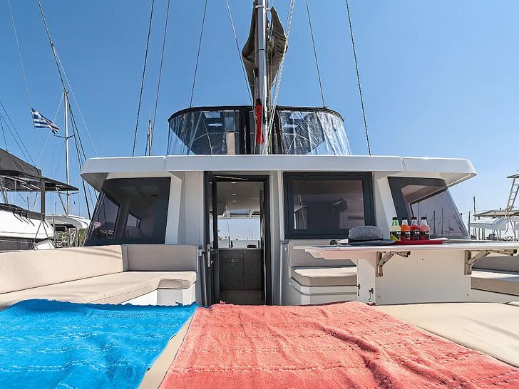 ABOUT TIME - Bali 4.8 - foredeck ABOUT TIME - Bali 4.8 - foredeck