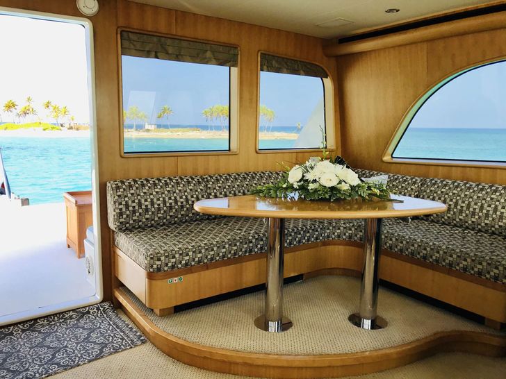 EQUINOX - Indoor Flybridge Seating EQUINOX - Indoor Flybridge Seating