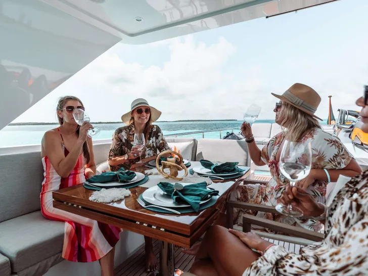 Flybridge Dining Flybridge Dining