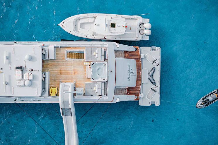 Charter Yacht BEACHFRONT - Hargrave 108 - 5 Cabins - Nassau - Exumas - Bahamas