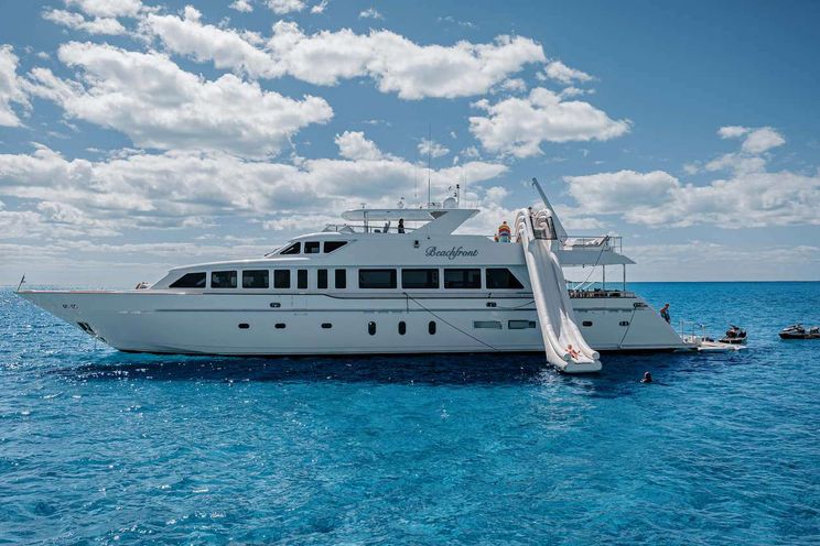 Charter Yacht BEACHFRONT - Hargrave 108 - 5 Cabins - Nassau - Exumas - Bahamas