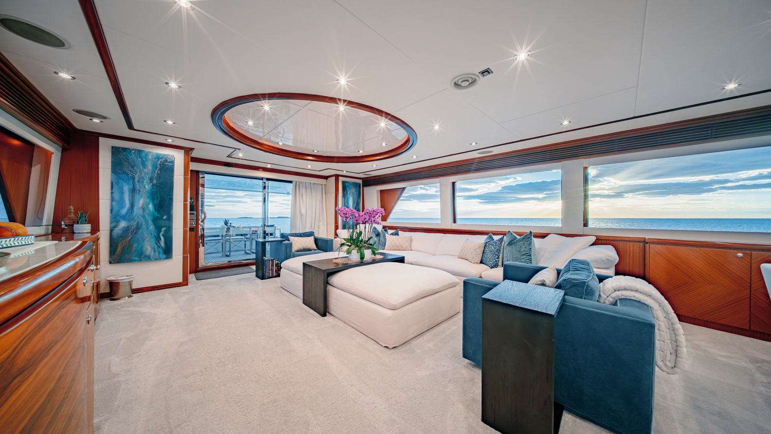 Charter Yacht BEACHFRONT - Hargrave 108 - 5 Cabins - Nassau - Exumas - Bahamas