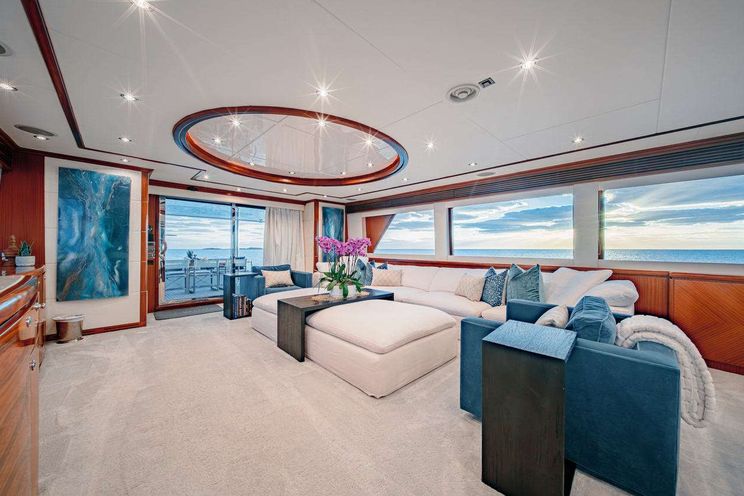 Charter Yacht BEACHFRONT - Hargrave 108 - 5 Cabins - Nassau - Exumas - Bahamas