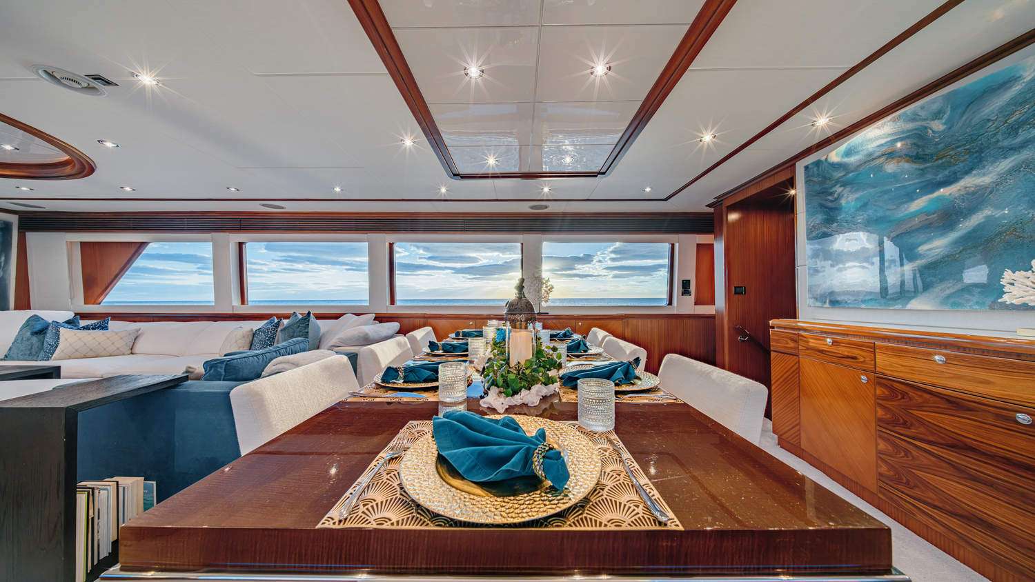 Charter Yacht BEACHFRONT - Hargrave 108 - 5 Cabins - Nassau - Exumas - Bahamas