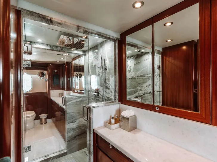 Master Stateroom Ensuite Master Stateroom Ensuite