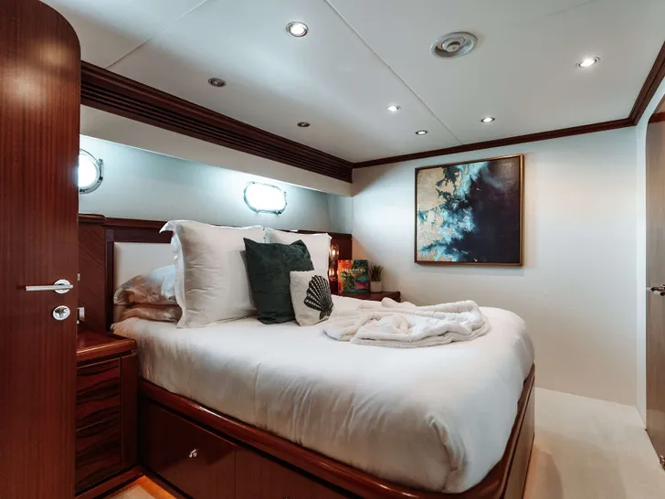 Master Stateroom Queen 1 Master Stateroom Queen 1