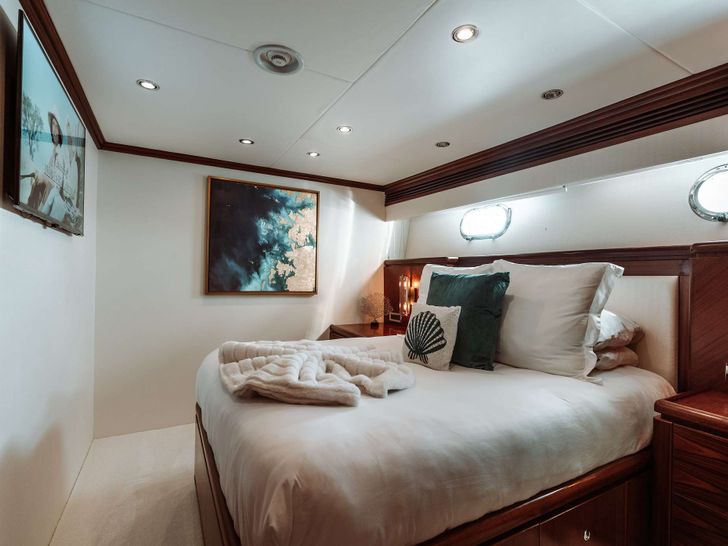 Guest Stateroom Queen 2 Guest Stateroom Queen 2