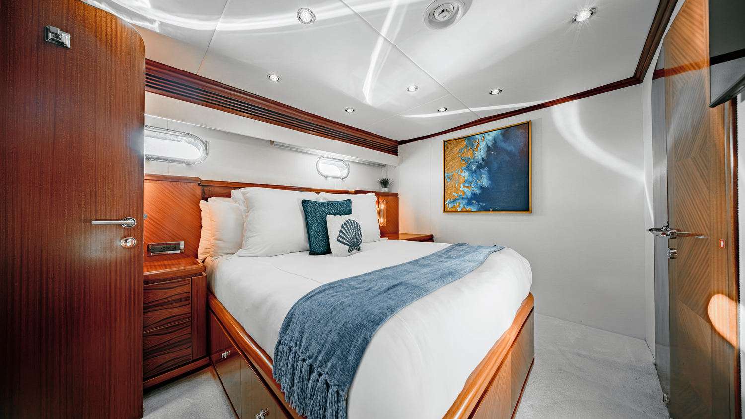 Charter Yacht BEACHFRONT - Hargrave 108 - 5 Cabins - Nassau - Exumas - Bahamas