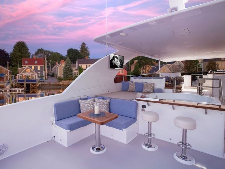 RENAISSANCE - Hargrave 116 - Sundeck Aft RENAISSANCE - Hargrave 116 - Sundeck Aft