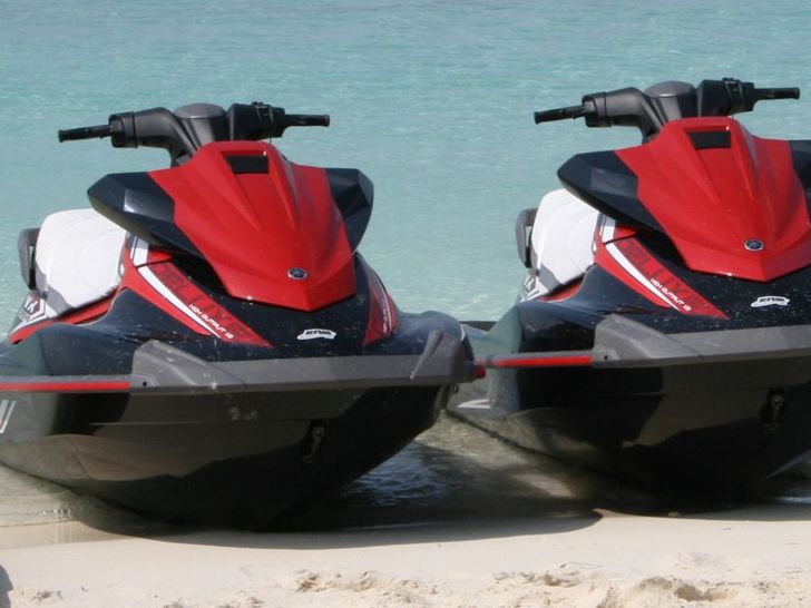 RENAISSANCE - Hargrave 116 - Jet Skiis