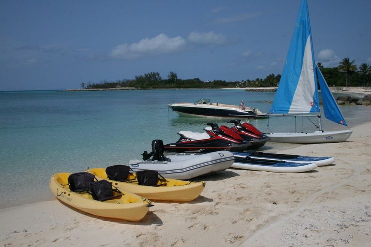 Charter Yacht RENAISSANCE - Hargrave 116 - 5 Cabins - Nassau - Paradise Island - Bahamas - New England