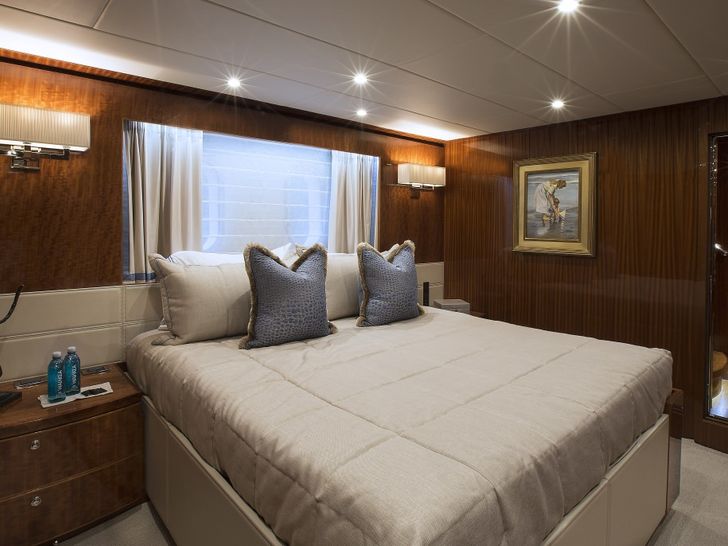 RENAISSANCE - Hargrave 116 - King Bed Stateroom