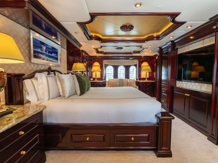 MISS CHRISTINE Trinity 157 - master cabin MISS CHRISTINE Trinity 157 - master cabin