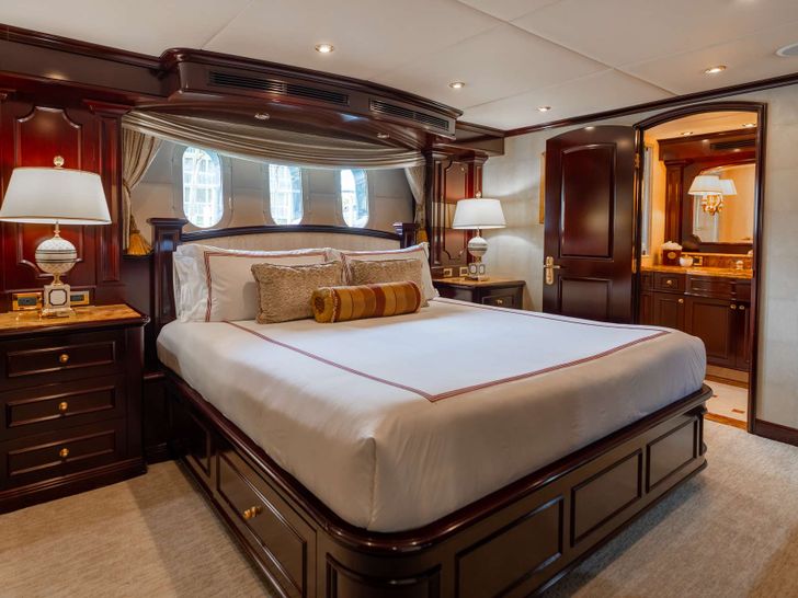 MISS CHRISTINE Trinity 157 - VIP cabin 2 MISS CHRISTINE Trinity 157 - VIP cabin 2