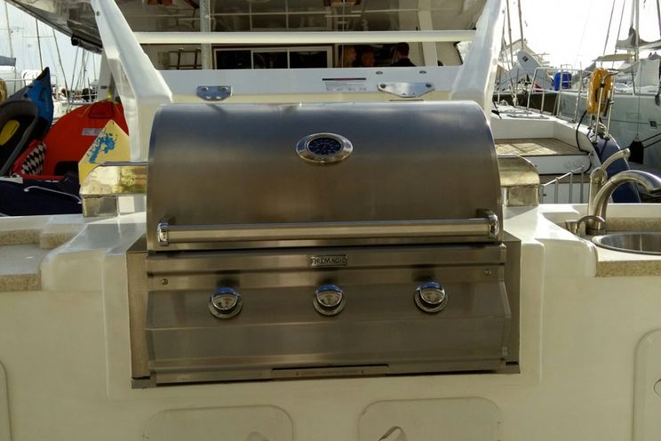 Charter Yacht MANNA - Royal Cape 53 - 4 Cabins - Tortola - Anegada - Virgin Gorda - BVI - Caribbean