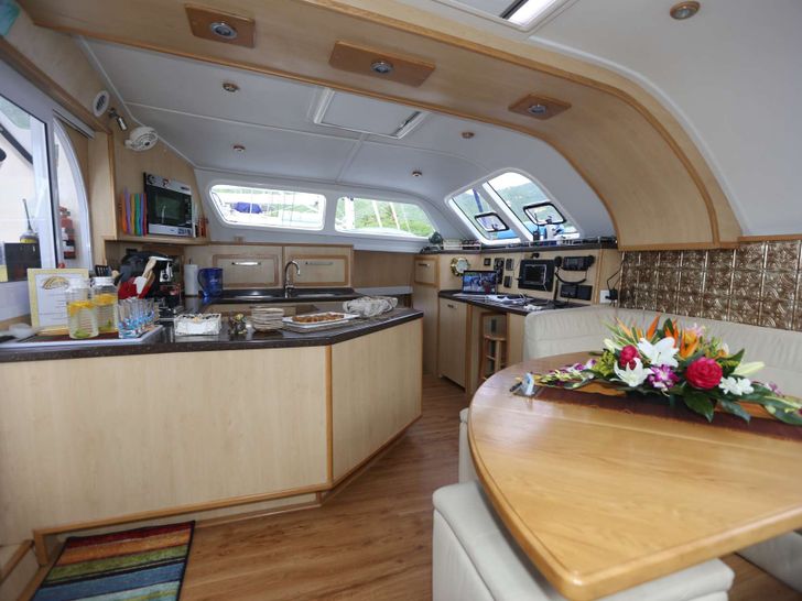 MANNA Royal Cape 53 - saloon and galley MANNA Royal Cape 53 - saloon and galley