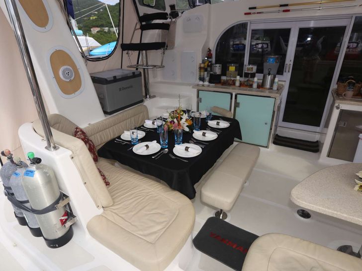 MANNA Royal Cape 53 - aft deck MANNA Royal Cape 53 - aft deck