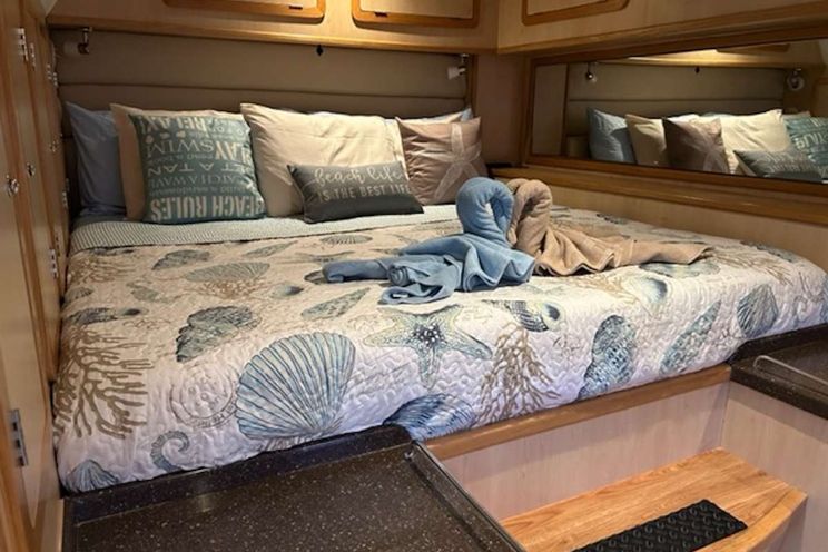 Charter Yacht MANNA - Royal Cape 53 - 4 Cabins - Tortola - Anegada - Virgin Gorda - BVI - Caribbean