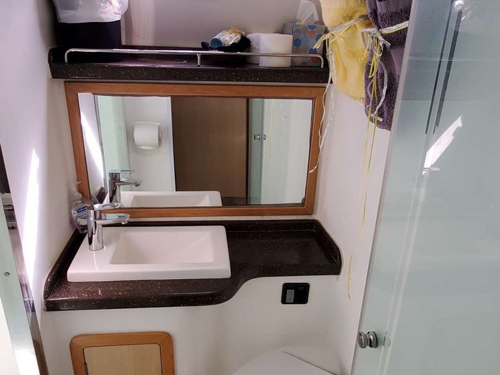 MANNA Royal Cape 53 - VIP cabin 1 bathroom MANNA Royal Cape 53 - VIP cabin 1 bathroom