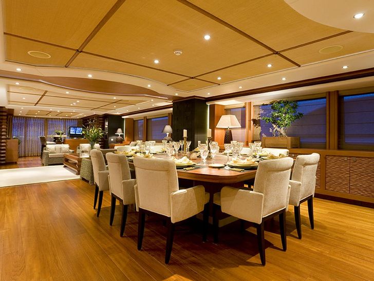 SIROCCO Heesen 47m Dining SIROCCO Heesen 47m Dining