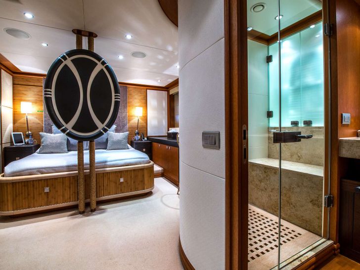 SIROCCO Heesen 47m Queen Cabin SIROCCO Heesen 47m Queen Cabin