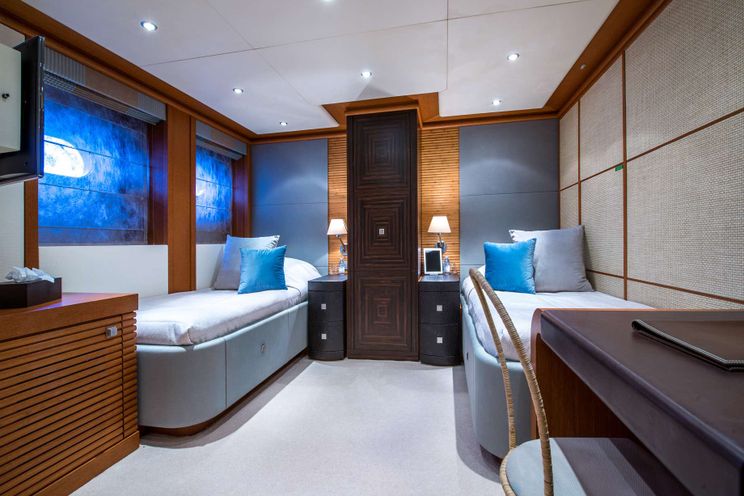Charter Yacht SIROCCO - Heesen 47m - 6 Cabins - Cannes - Monaco - Naples - Sardinia