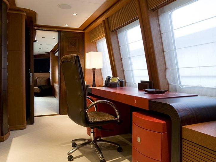 SIROCCO Heesen 47m Master Suite SIROCCO Heesen 47m Master Suite
