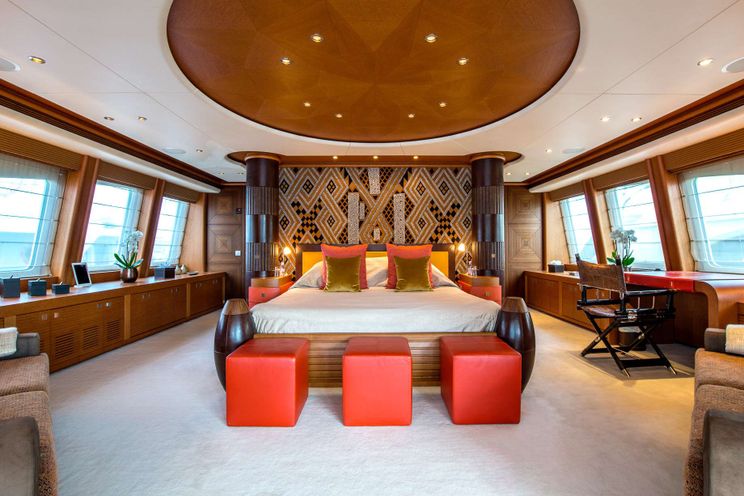 Charter Yacht SIROCCO - Heesen 47m - 6 Cabins - Cannes - Monaco - Naples - Sardinia