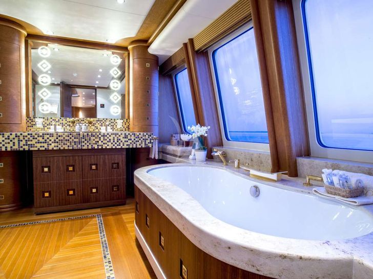 SIROCCO Heesen 47m master bathroom SIROCCO Heesen 47m master bathroom