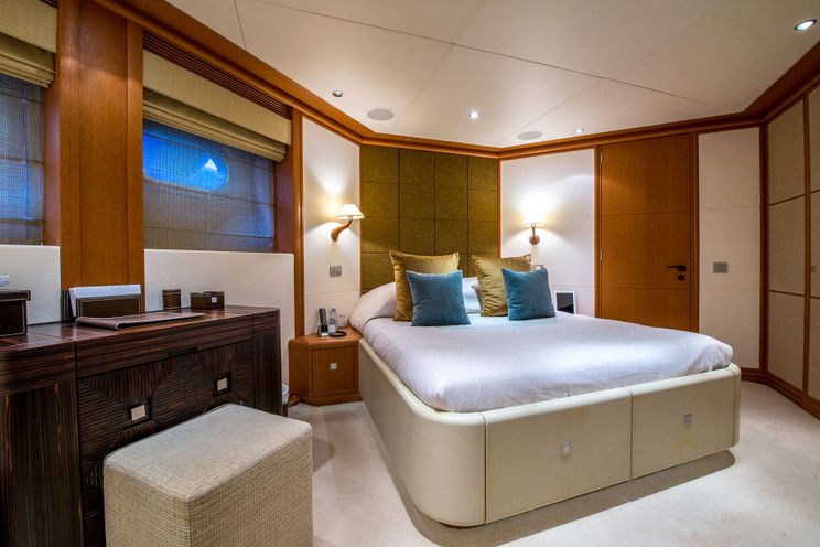 Charter Yacht SIROCCO - Heesen 47m - 6 Cabins - Cannes - Monaco - Naples - Sardinia